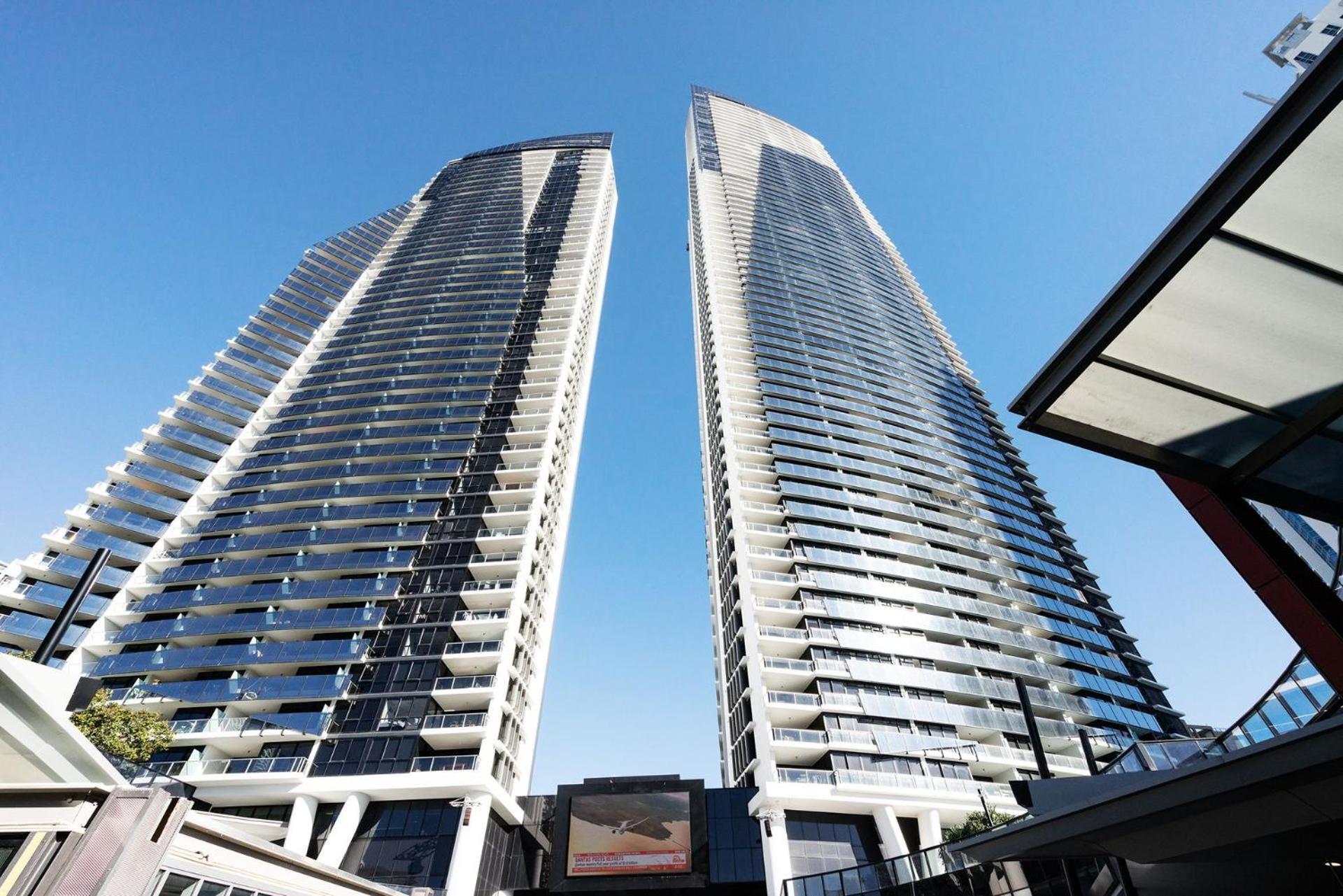 Circle On Cavill High Floor 1 Bedroom Gold Coast