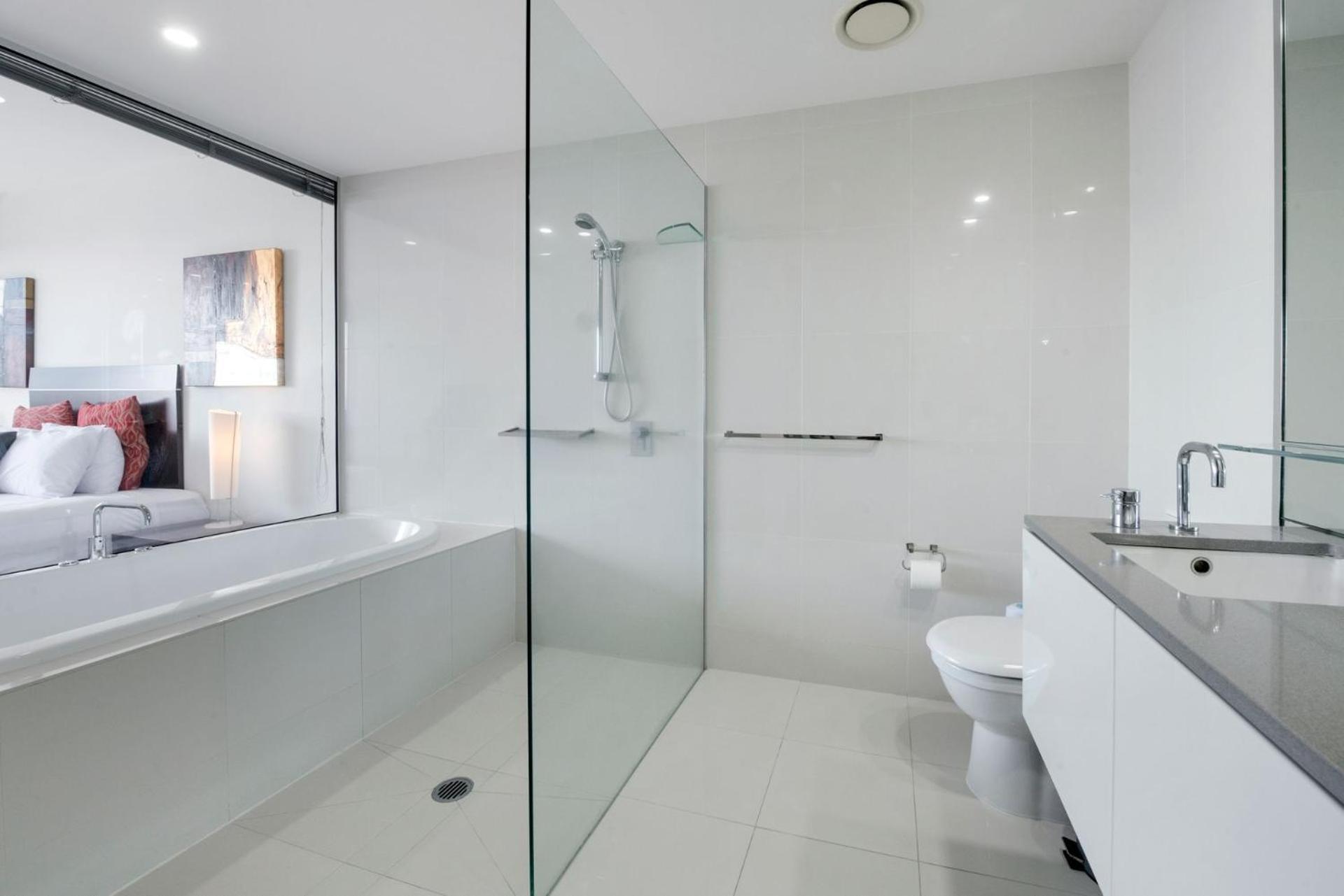 Apartment Circle On Cavill High Floor 1 Bedroom *
