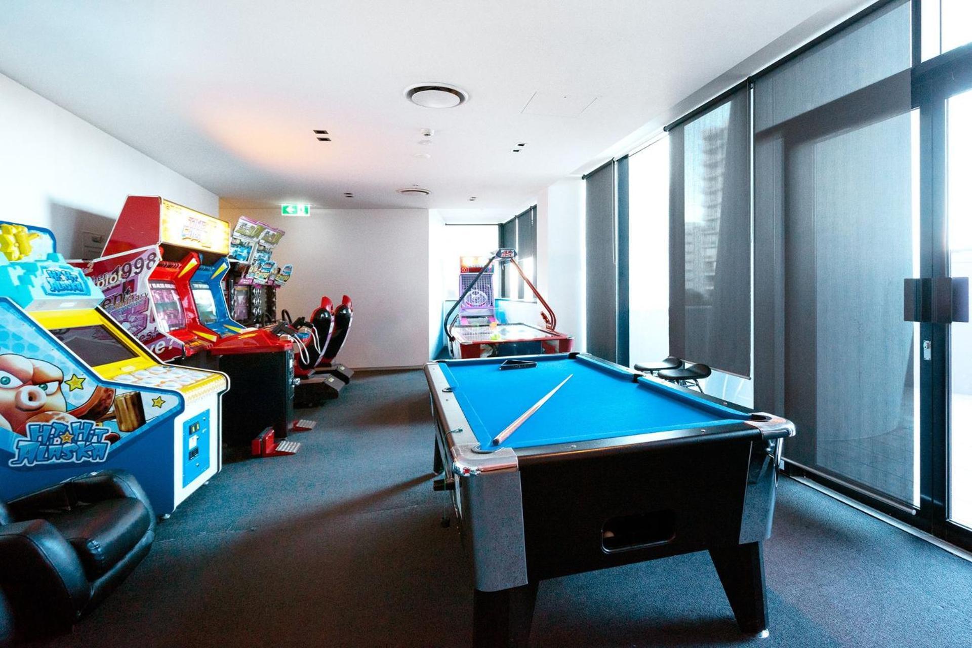 Apartment Circle On Cavill High Floor 1 Bedroom Gold Coast