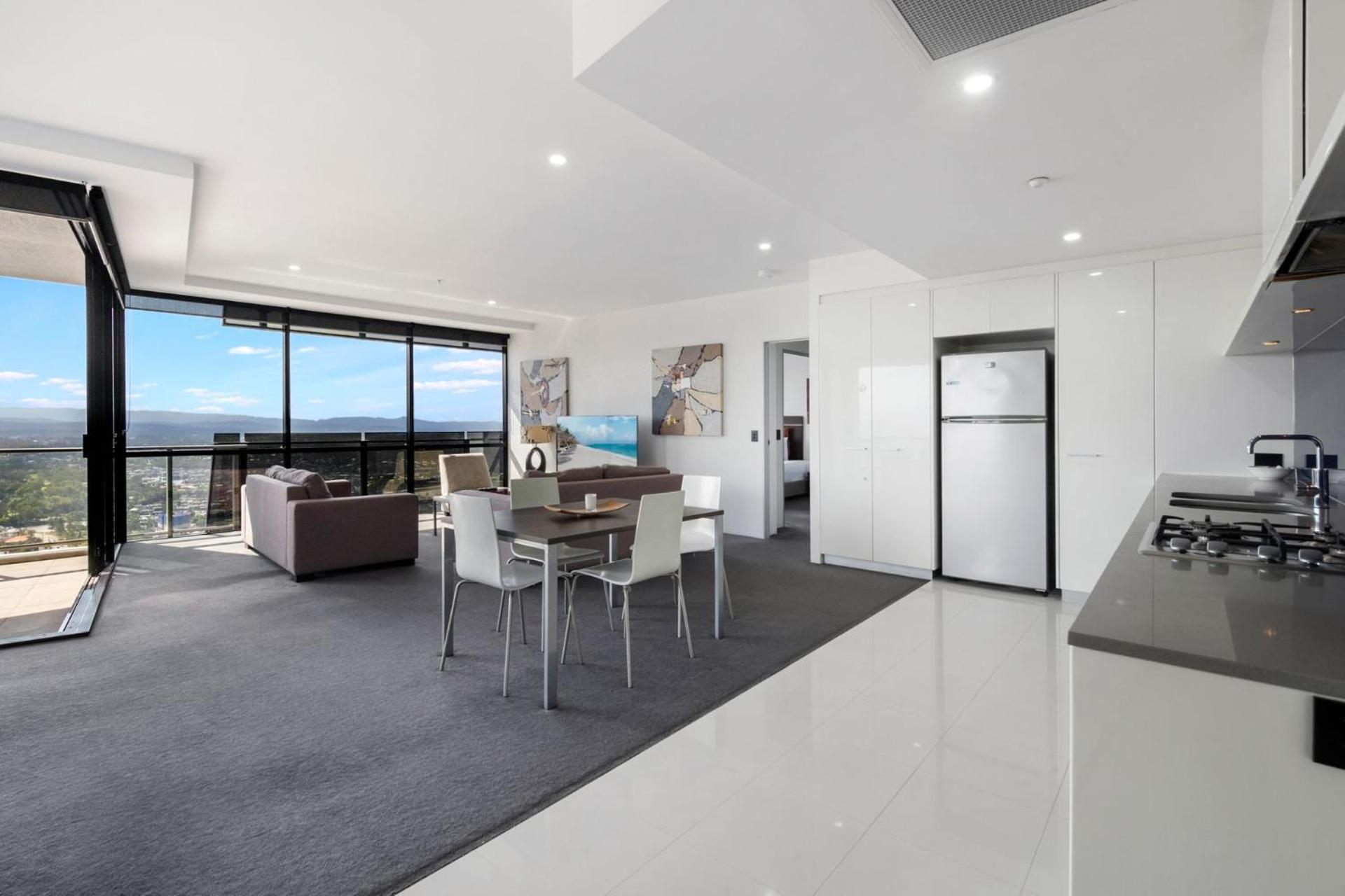 Apartment Circle On Cavill High Floor 1 Bedroom *