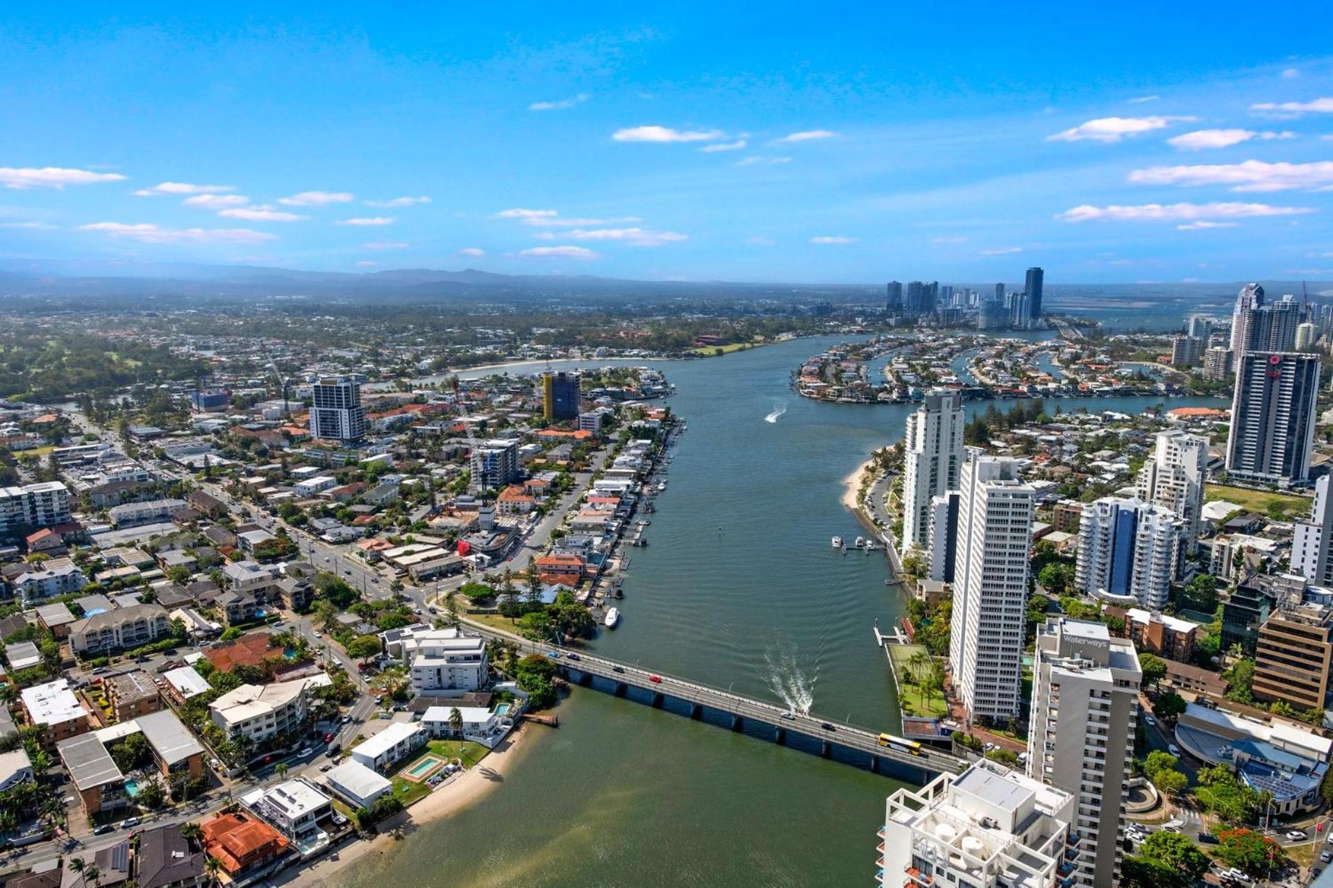 Circle On Cavill High Floor 1 Bedroom Apartment *